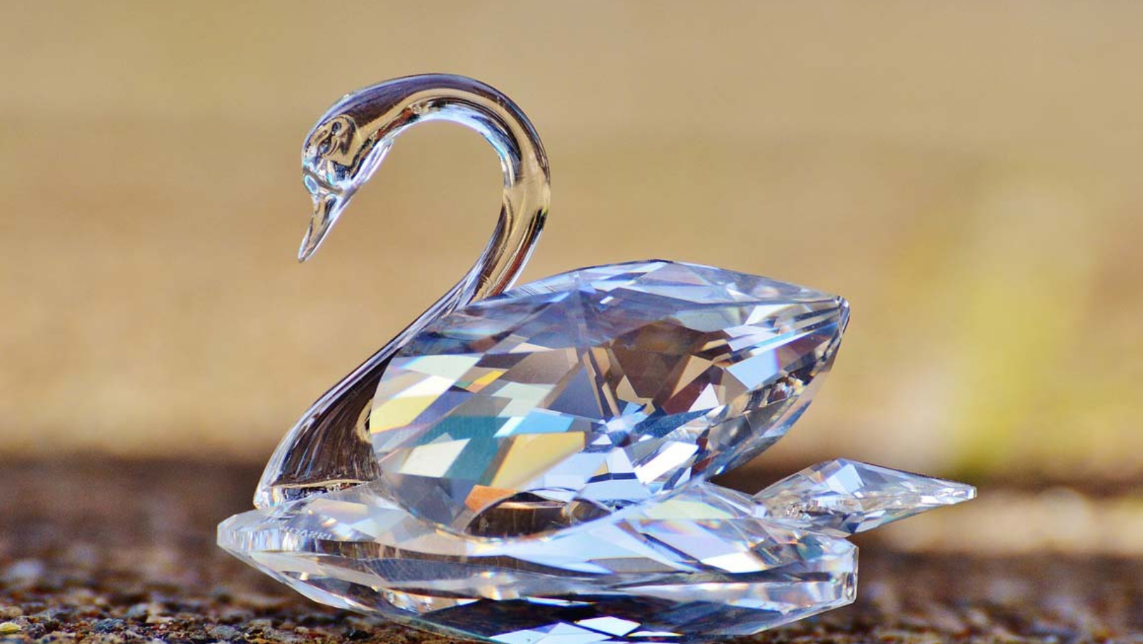 Swarovski Elements: Exploring the Versatility of Crystal Jewelry