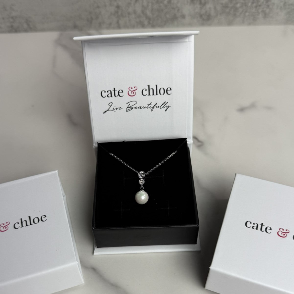 Genevieve “Sweet Pearl”18k 白金镀金吊坠项链,镶有施华洛世奇水晶