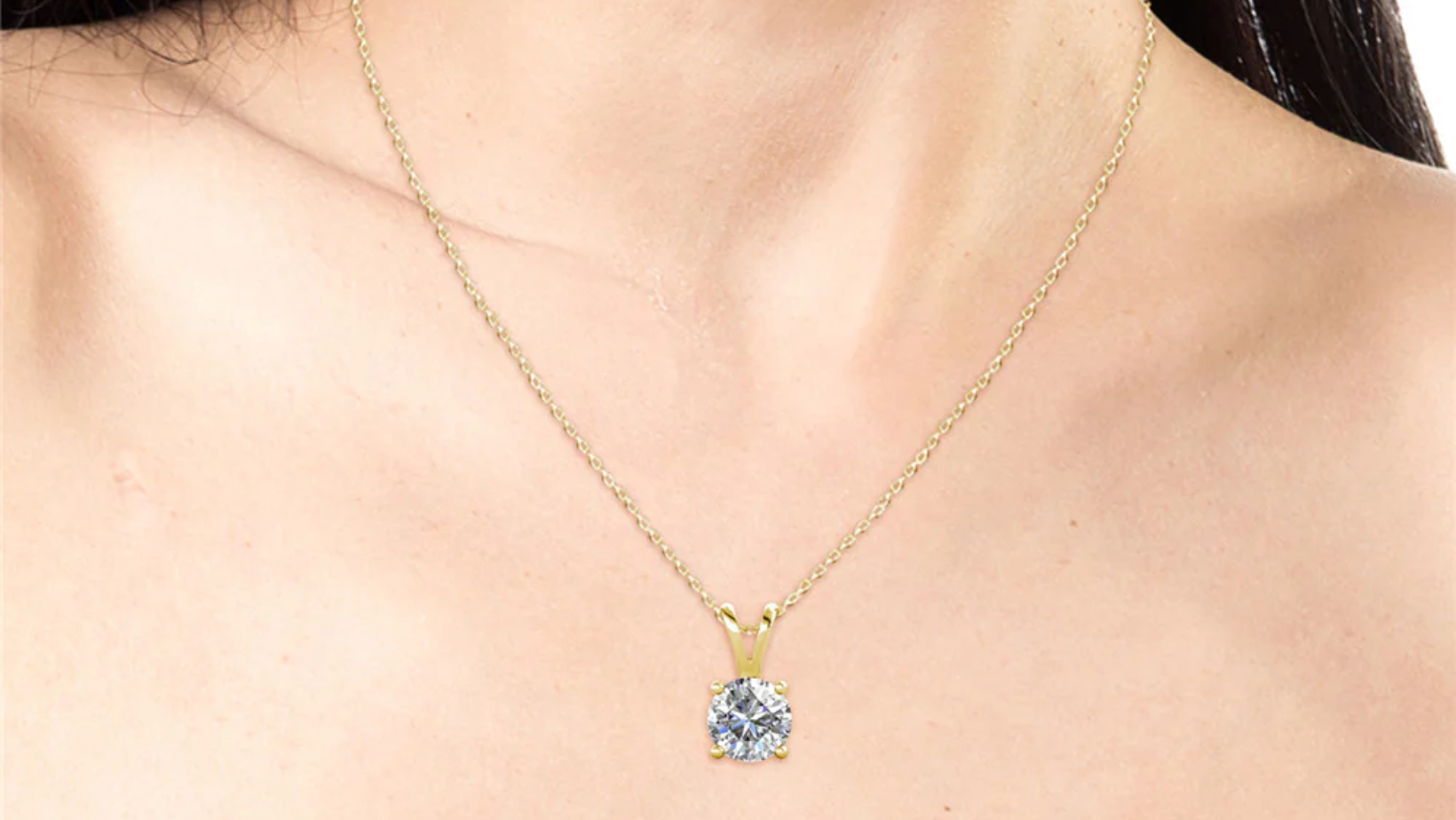 The Benefits of White Gold: Why the Faye Necklace is Stylish and Durable