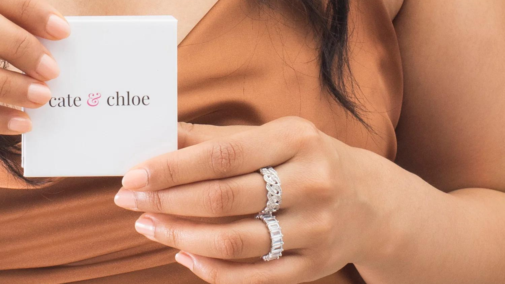 Celebrating Milestones: The Timeless Elegance of Jewelry as a Graduati