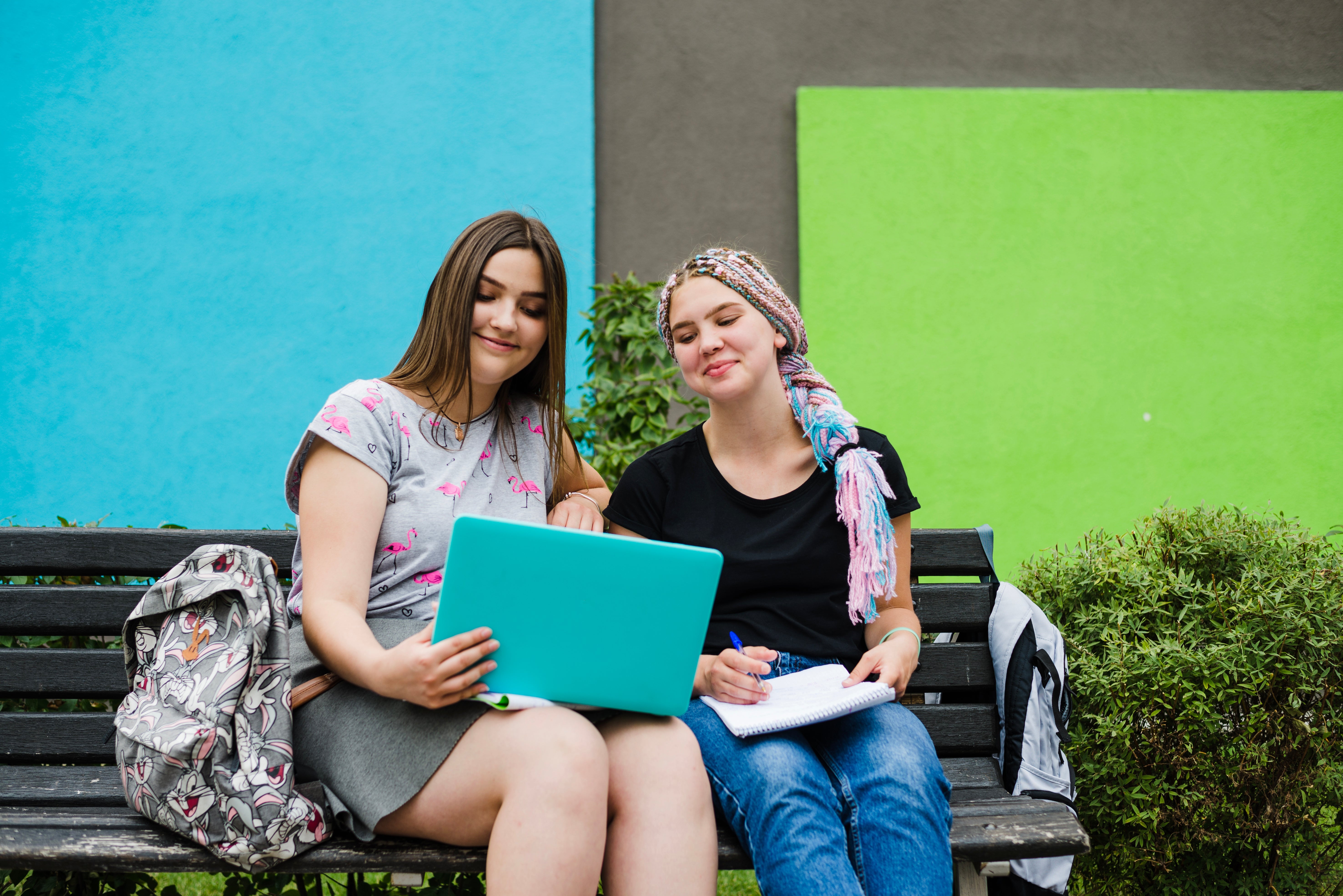 Top 5 Jewelry Essentials for the Modern College Student