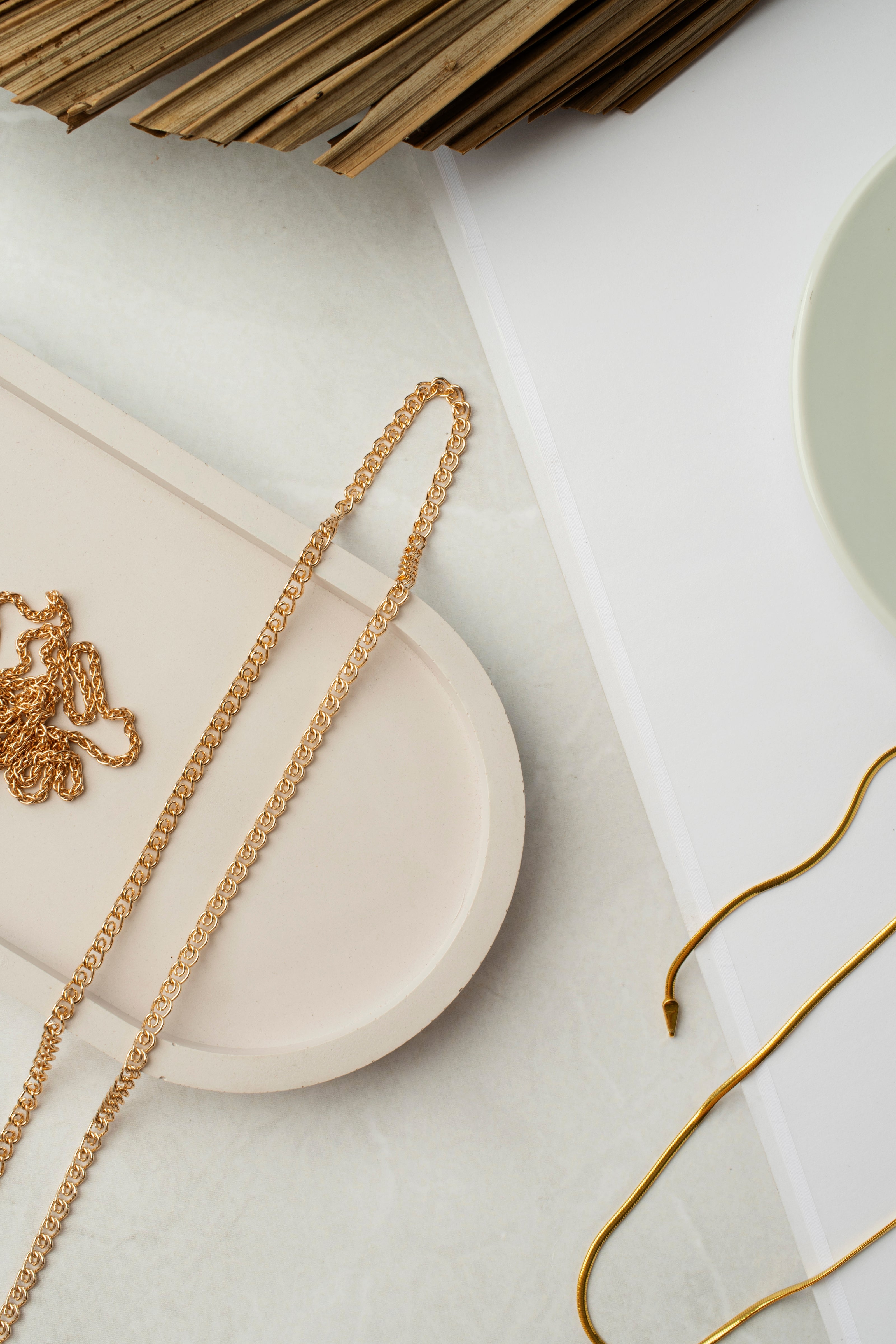 From Day to Night: Transitioning with Bold Statement Jewelry