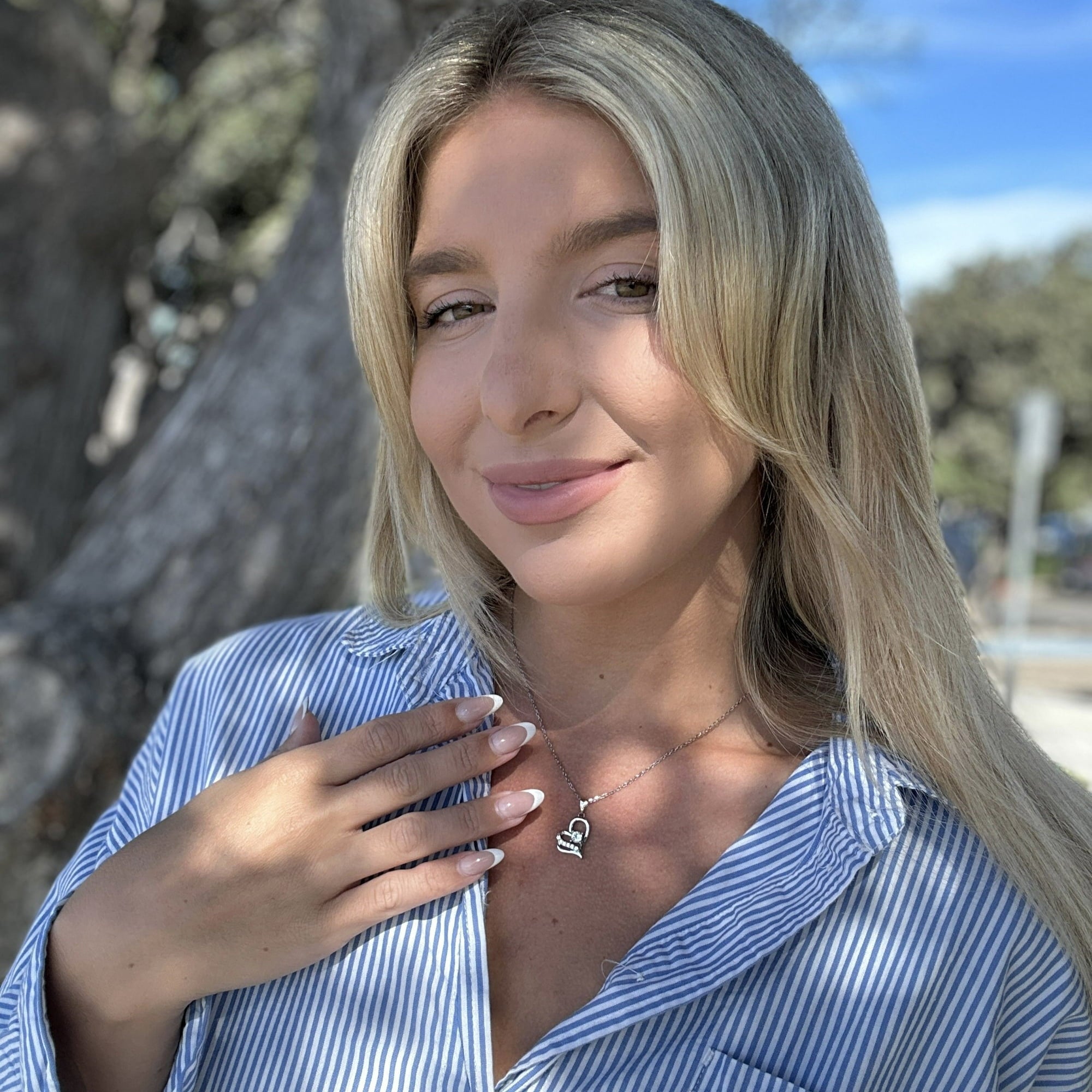 Kara 18k White Gold Plated Silver Heart Necklace and Earring Set with Swarovski Crystals