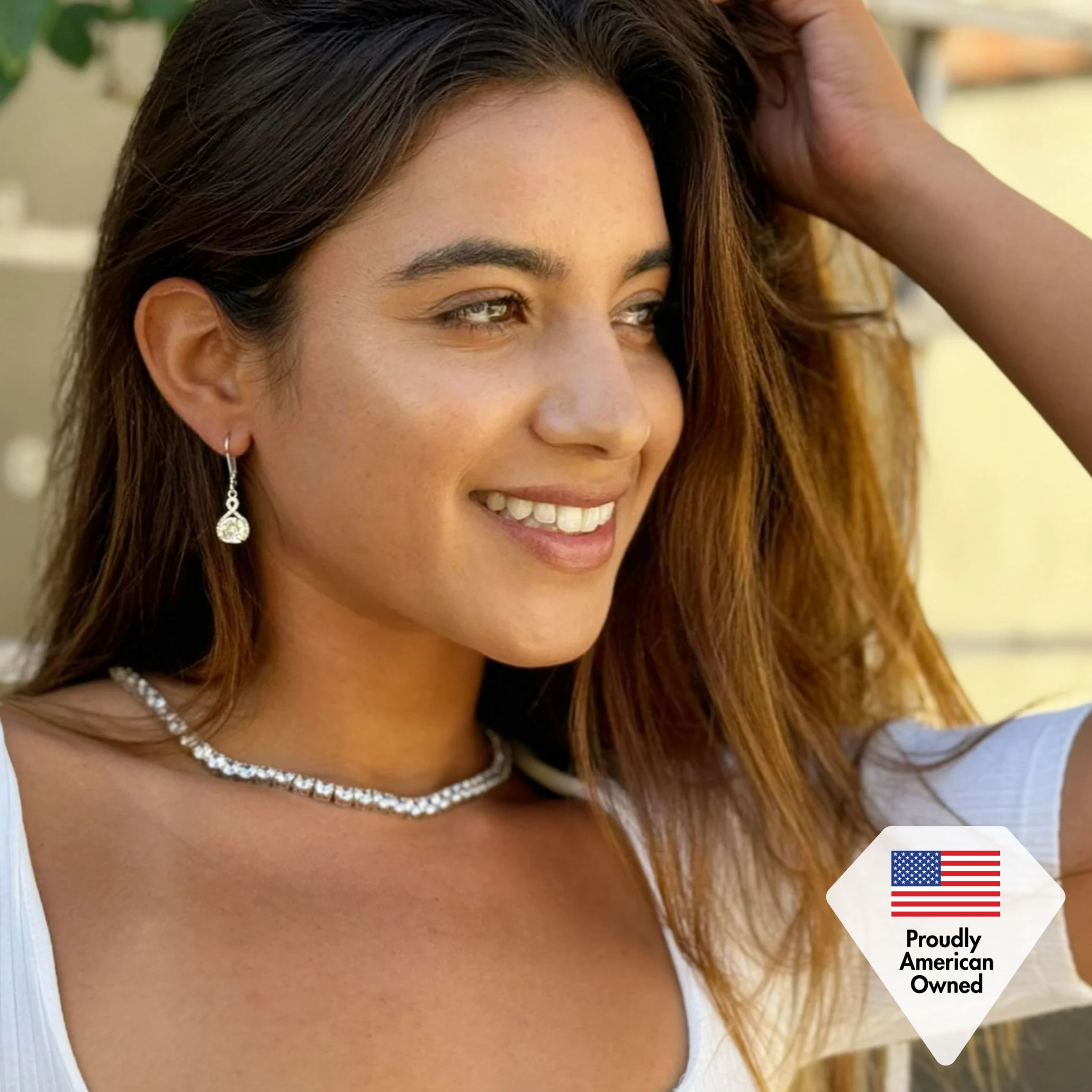 Alessandra 18k 白金镀 CZ 水晶无限吊坠耳环