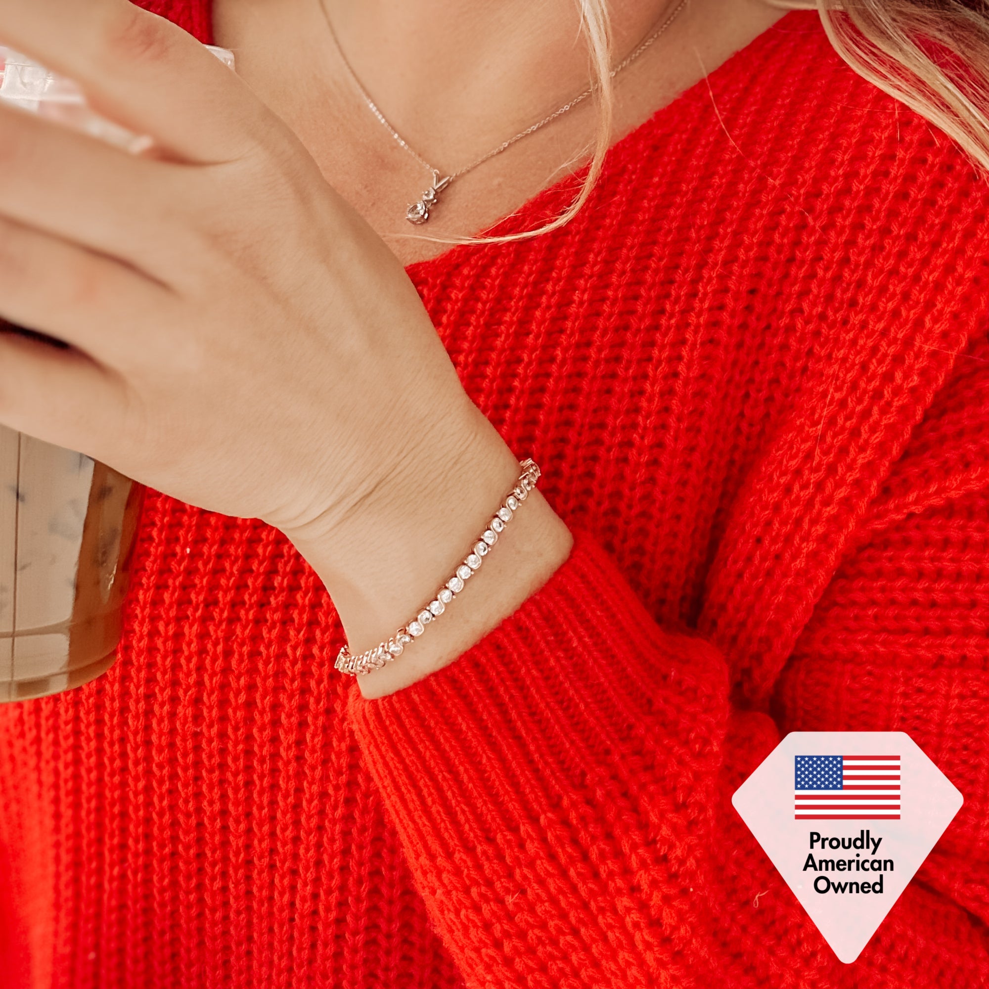 Ezra 镀 18k 白金无限网球手链，带仿方晶锆石晶体