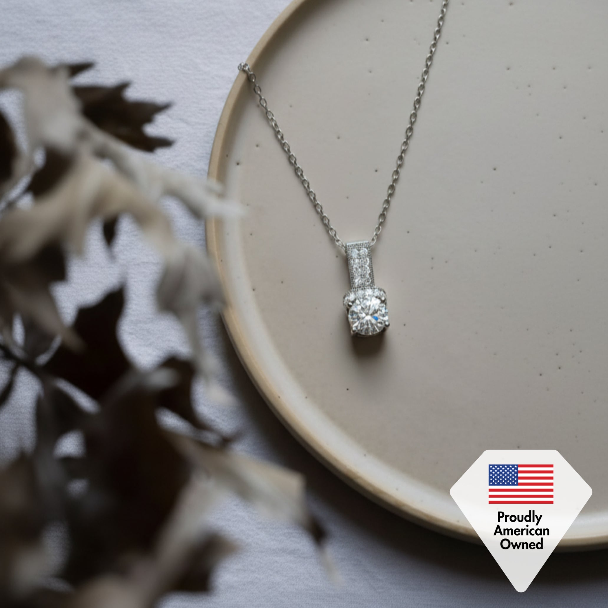 Laya 18k 白金镀金吊坠项链配水晶