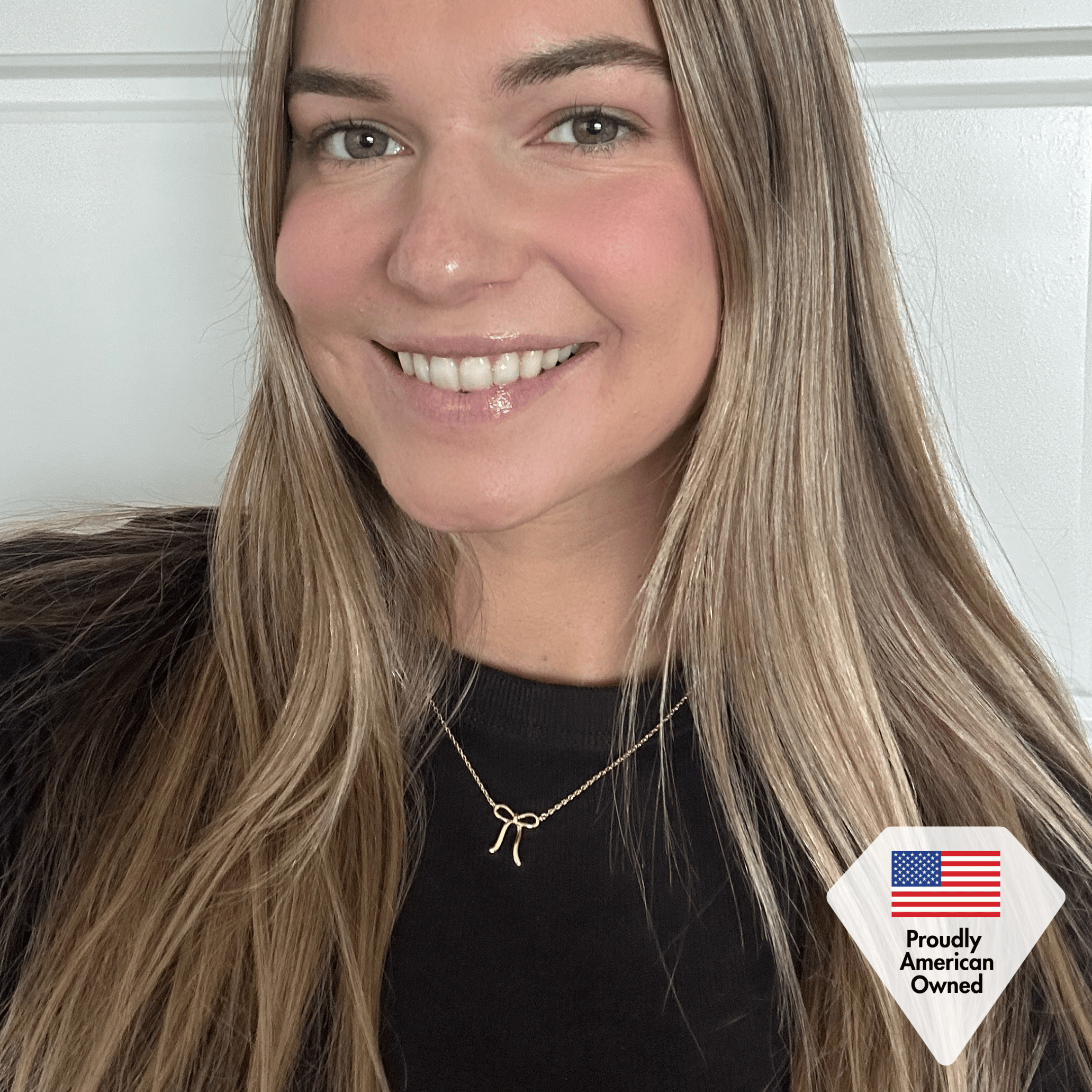 Lola 18k White Gold Plated Ribbon Drop Earrings and Necklace Jewelry Set