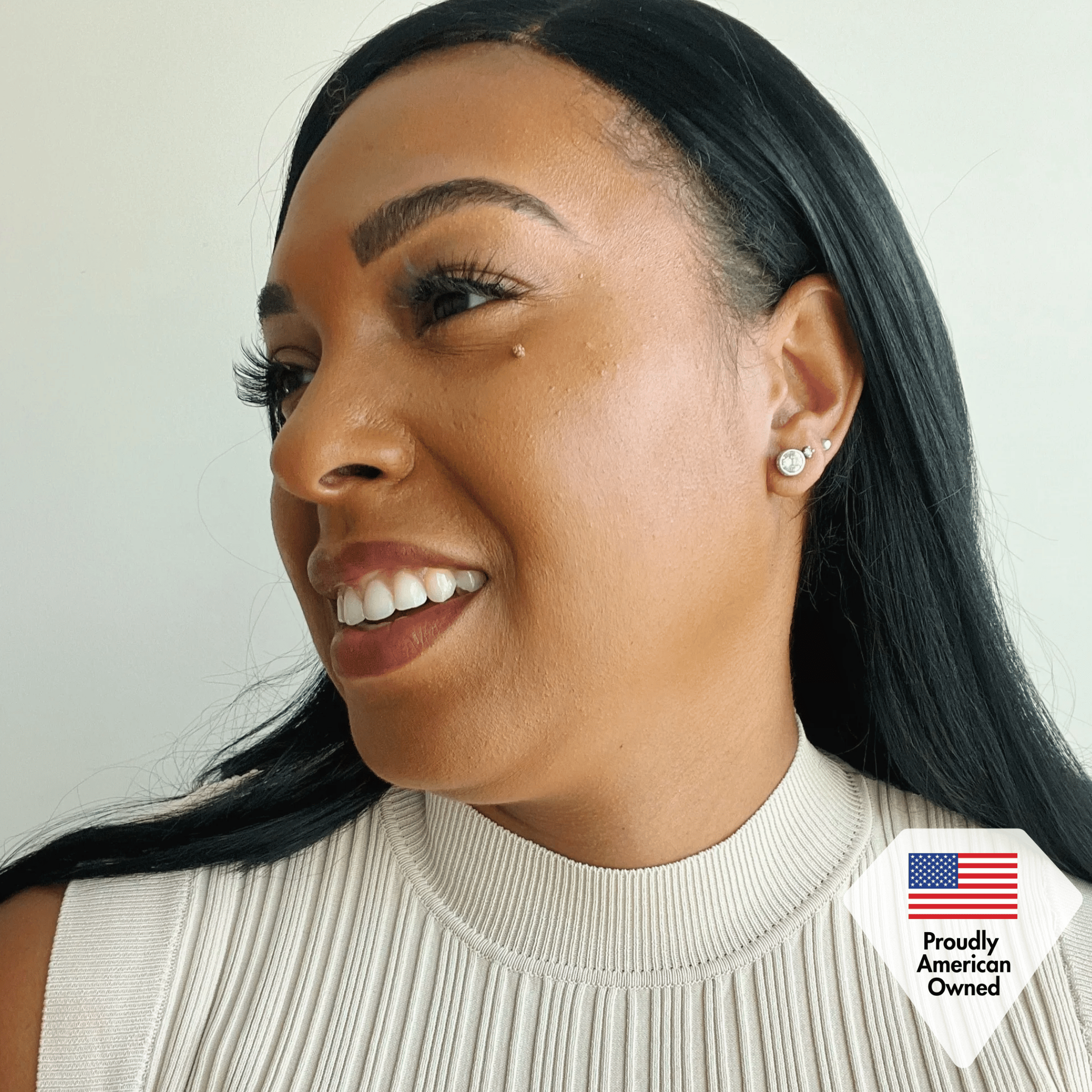 Mae 圆形切割水晶镀 18k 白金耳钉