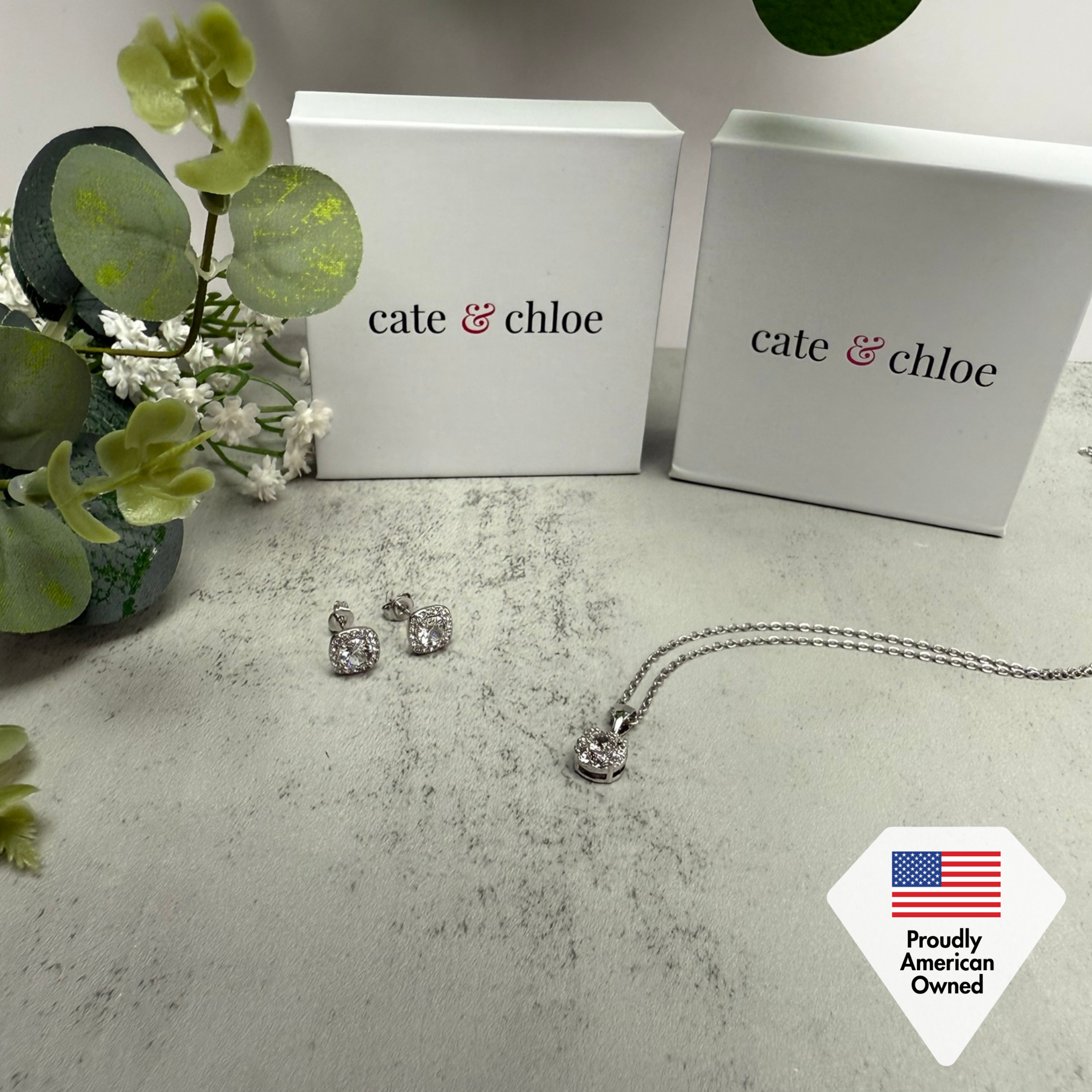 Ruth “Protector” 18k 白金施华洛世奇水晶耳环和项链首饰套装