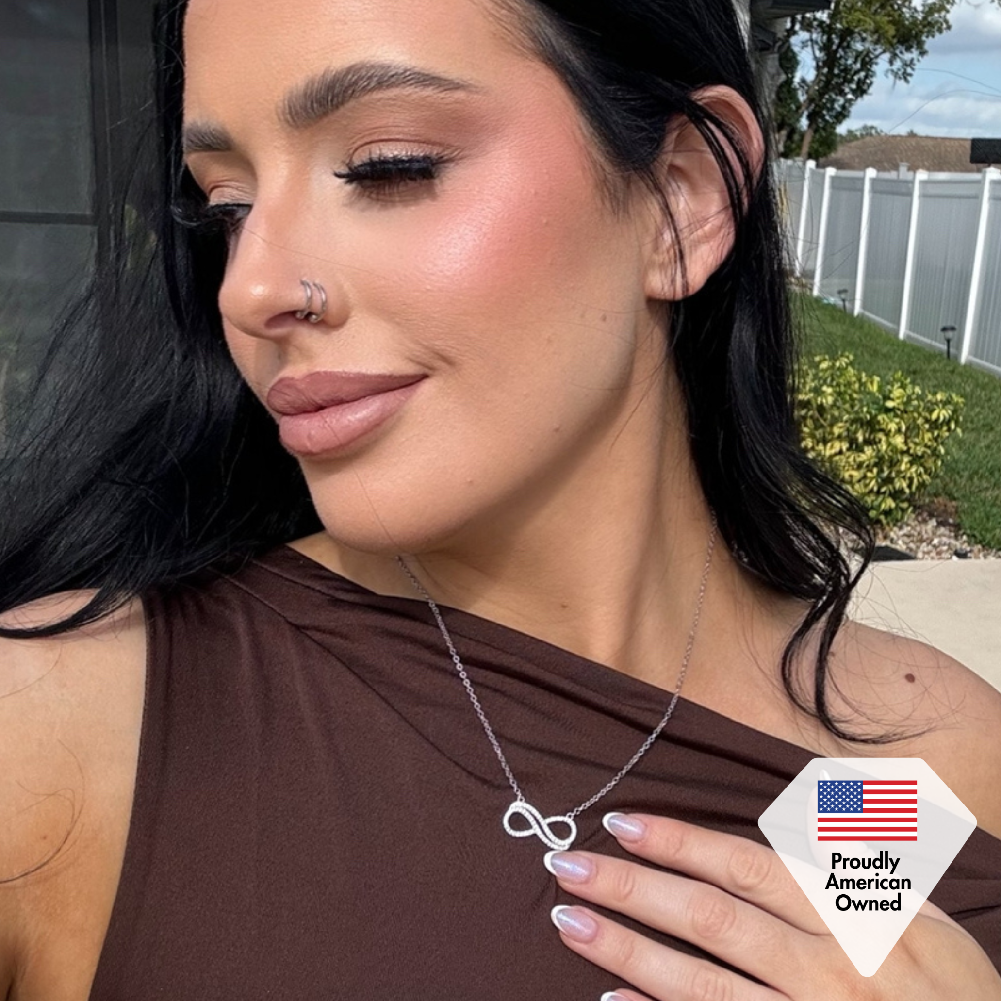 艾菊 18k 白金 CZ 水晶无限吊坠项链