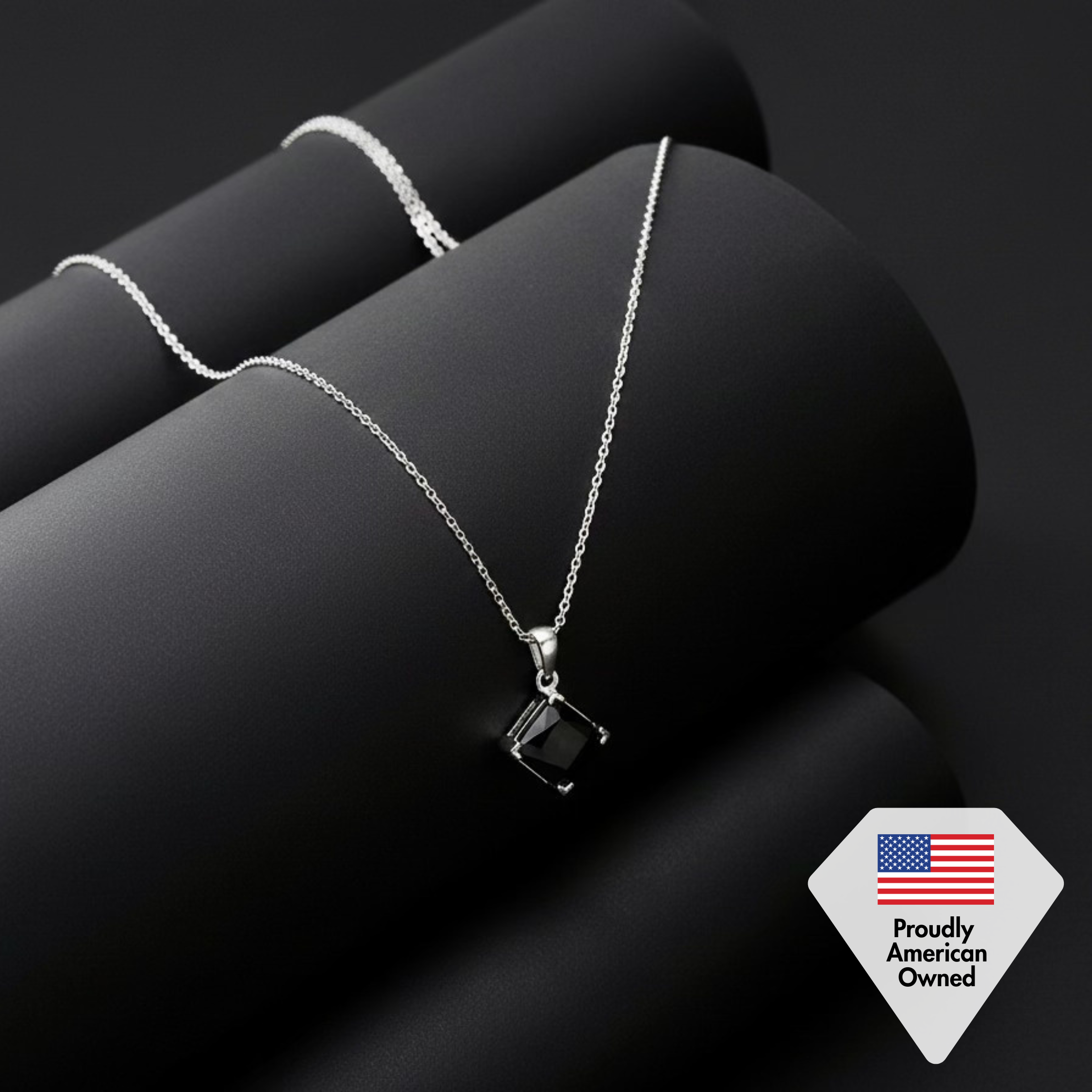 Samantha 18k 白金镀金公主方形切割单石项链配黑水晶