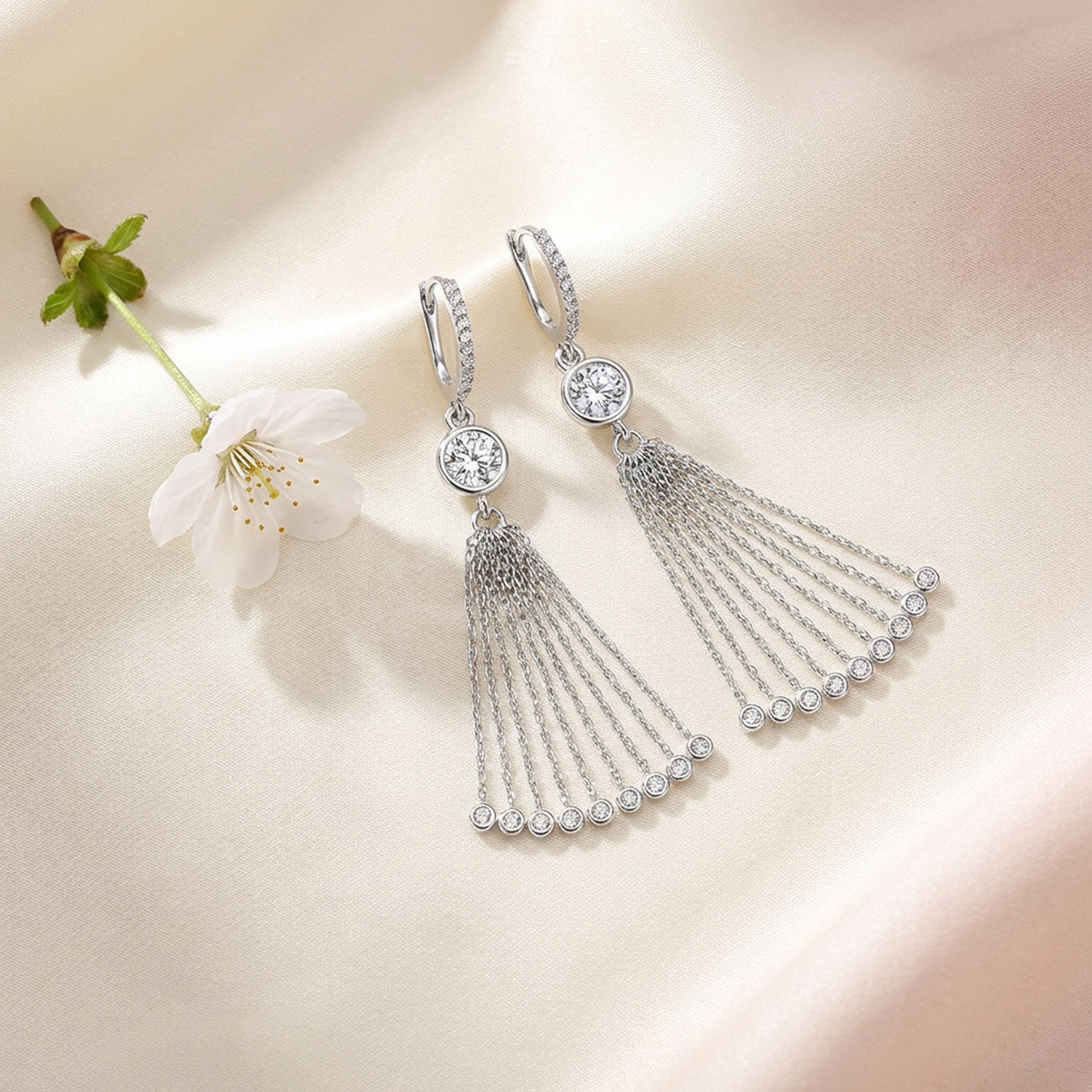 Jackie 18k 白金镀 CZ 吊式耳环